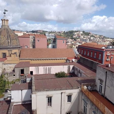 Uno Sguardo Sui Tetti Apartment Napoli Bagian luar foto
