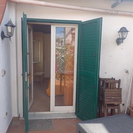 Uno Sguardo Sui Tetti Apartment Napoli Bagian luar foto